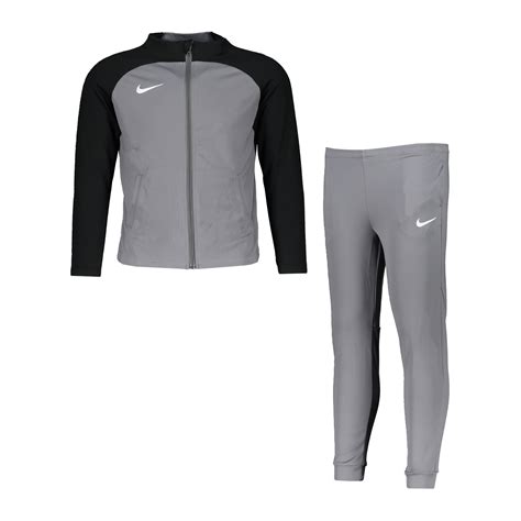 Nike Grau Trainingsanzüge – Sets. Nike CH